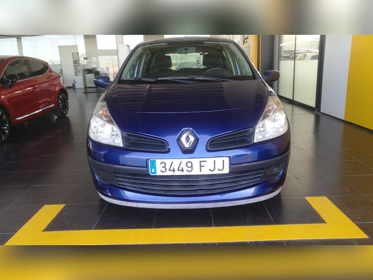 Renault CLIO III AUTENTIC 1.4 16V 98CV  foto 2